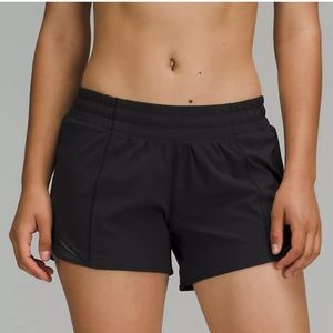Lululemon hottie hot low rise short 4" - size 6